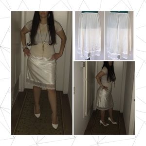 Comfy Silky white underskirt